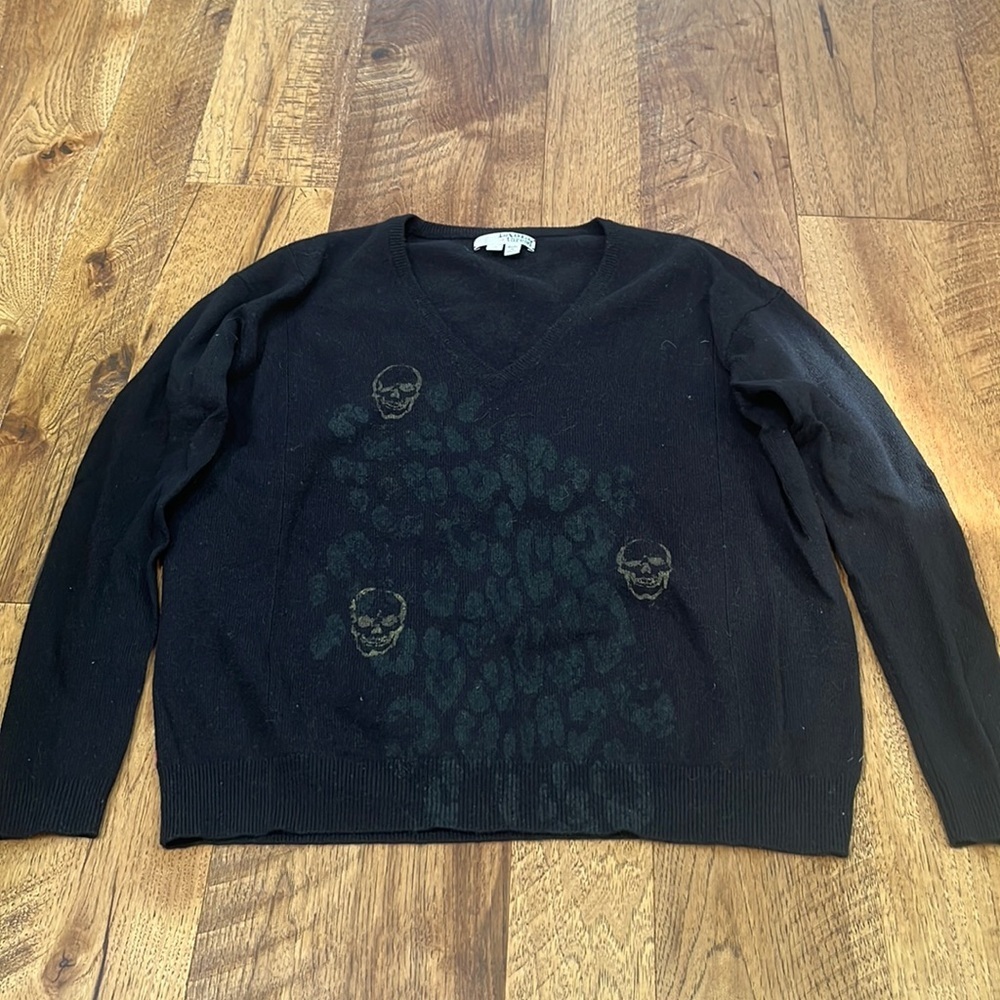 Label + Thread Woman’s Black Skull Sweater Size XS